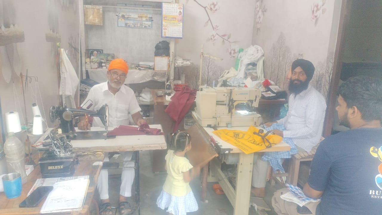 Kala Tailor Kaj Wale